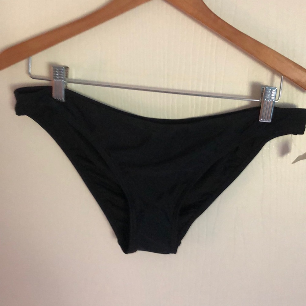 🍁NWT Piha Black bikini bottoms SZ 12